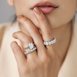 SOLITAIRE MOISSANITES OVALES